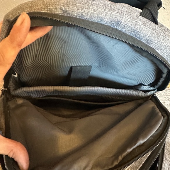 Bondka Heavy duty padded Laptop Backpack EUC - Picture 5 of 9